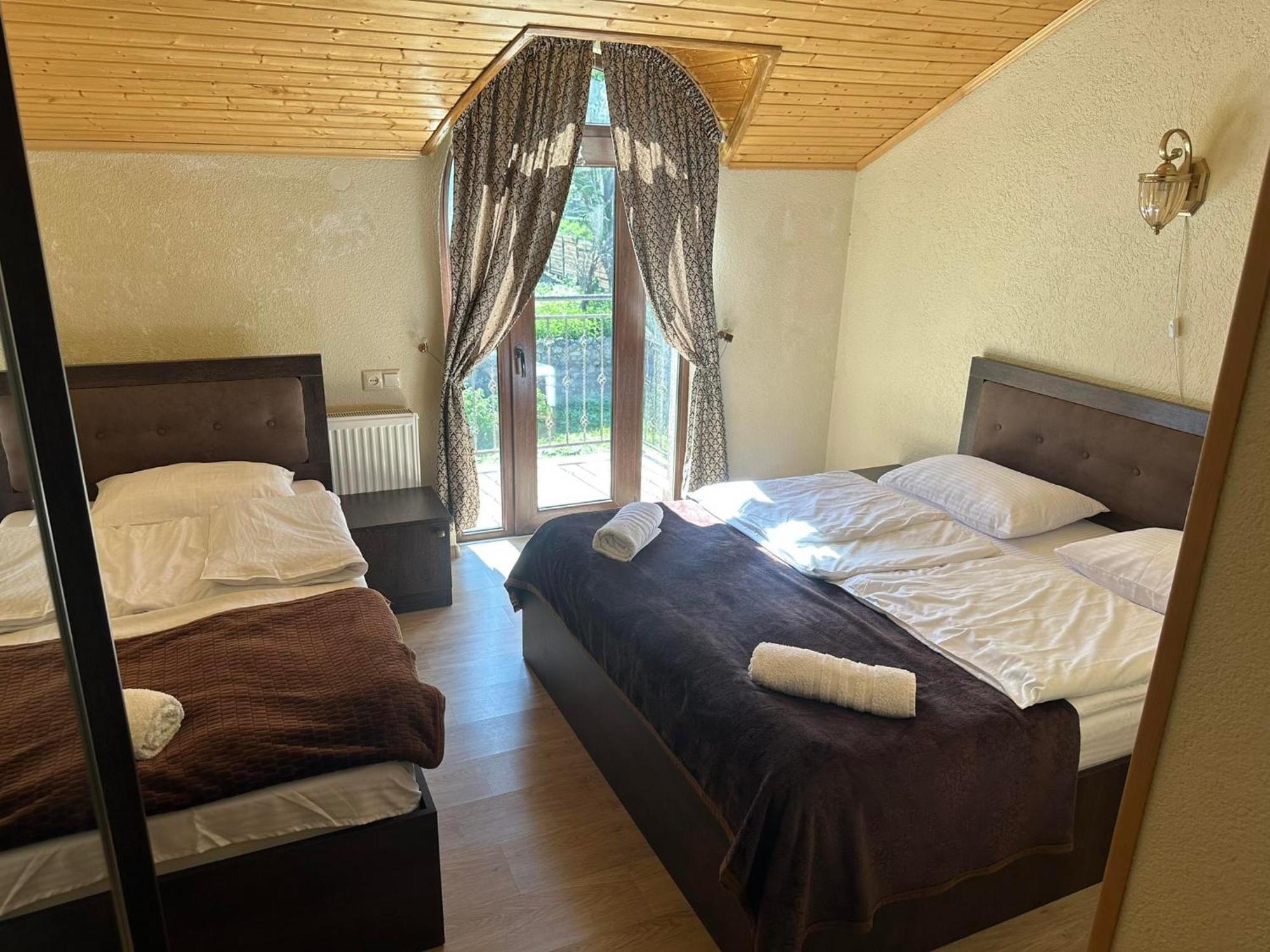 Hotel Iveria Kazbegi Eksteriør billede