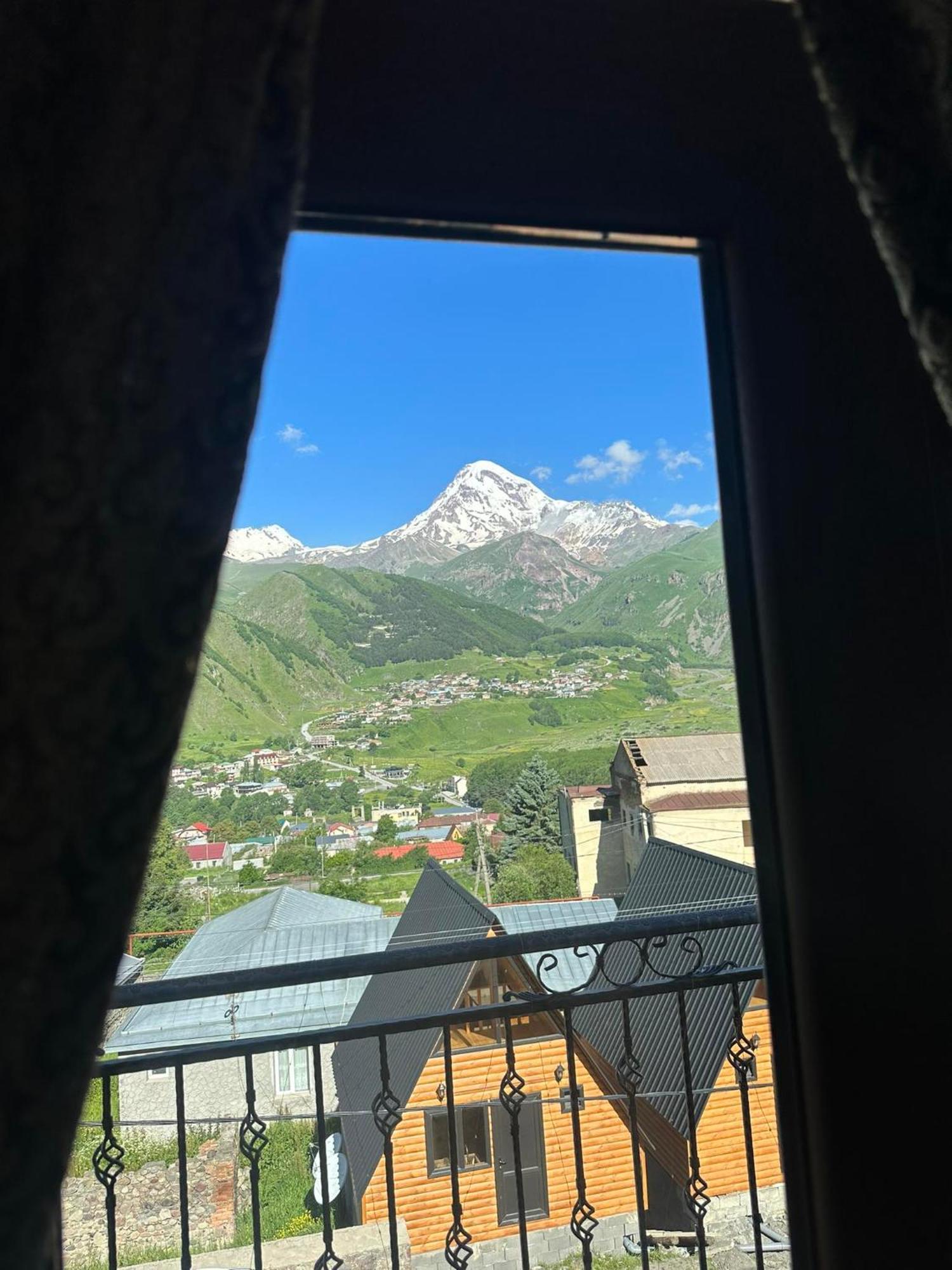 Hotel Iveria Kazbegi Eksteriør billede