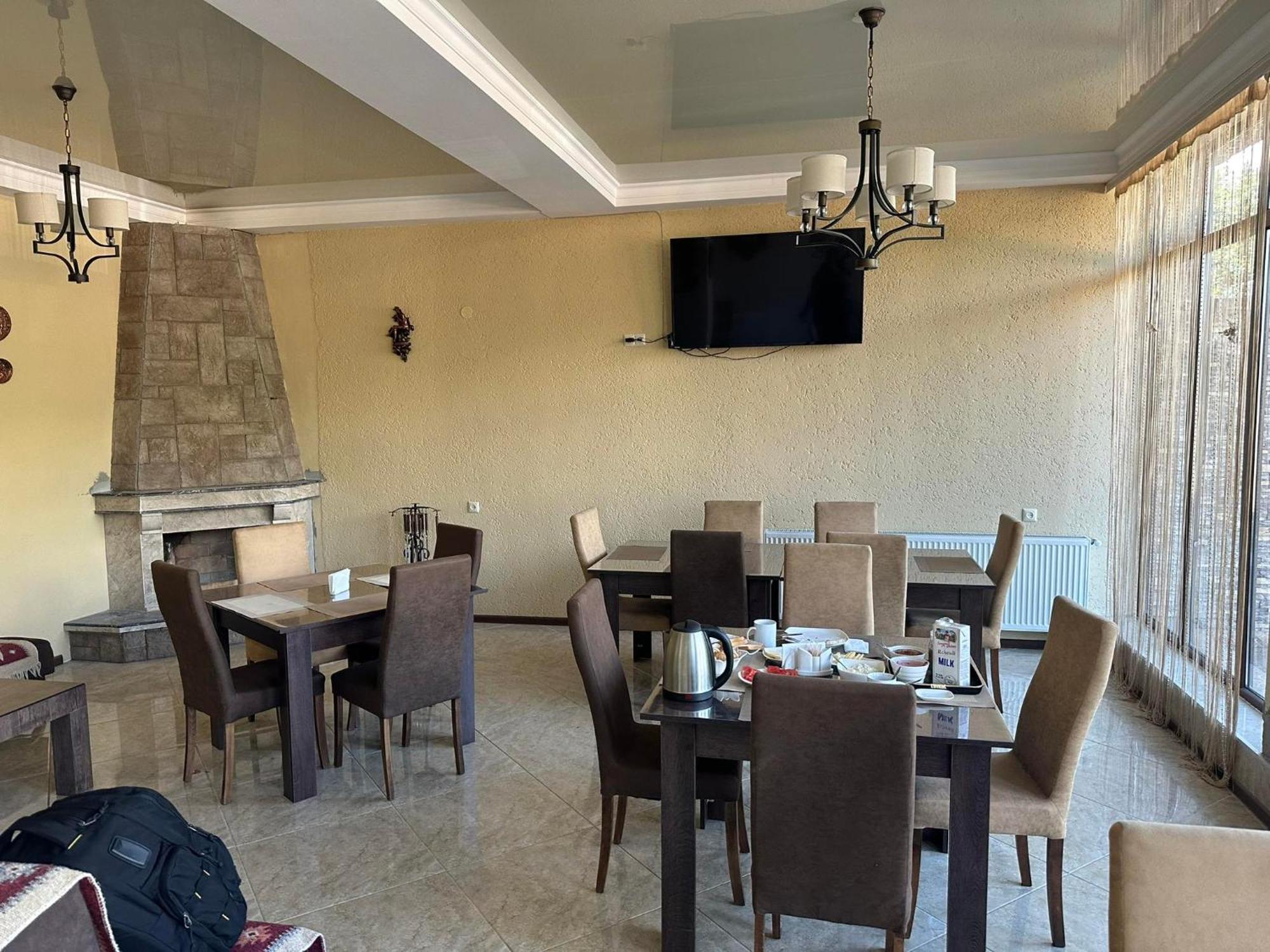 Hotel Iveria Kazbegi Eksteriør billede
