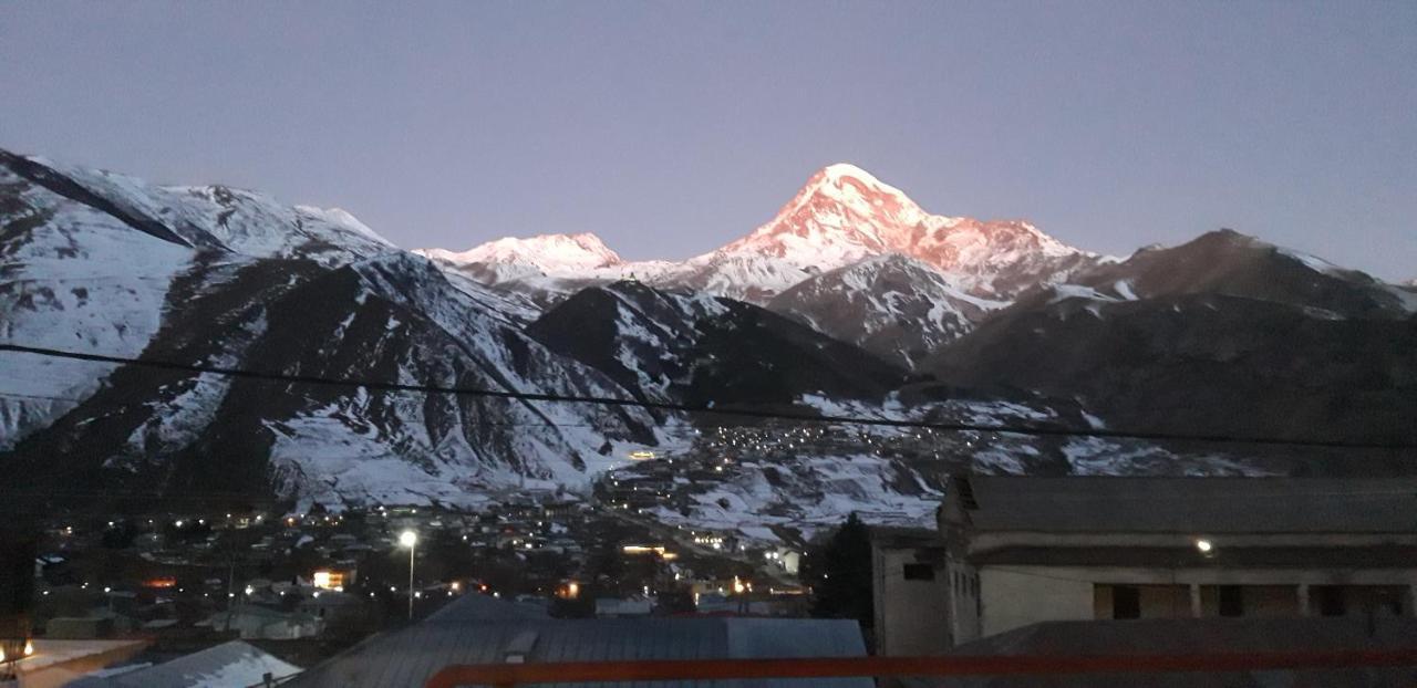 Hotel Iveria Kazbegi Eksteriør billede
